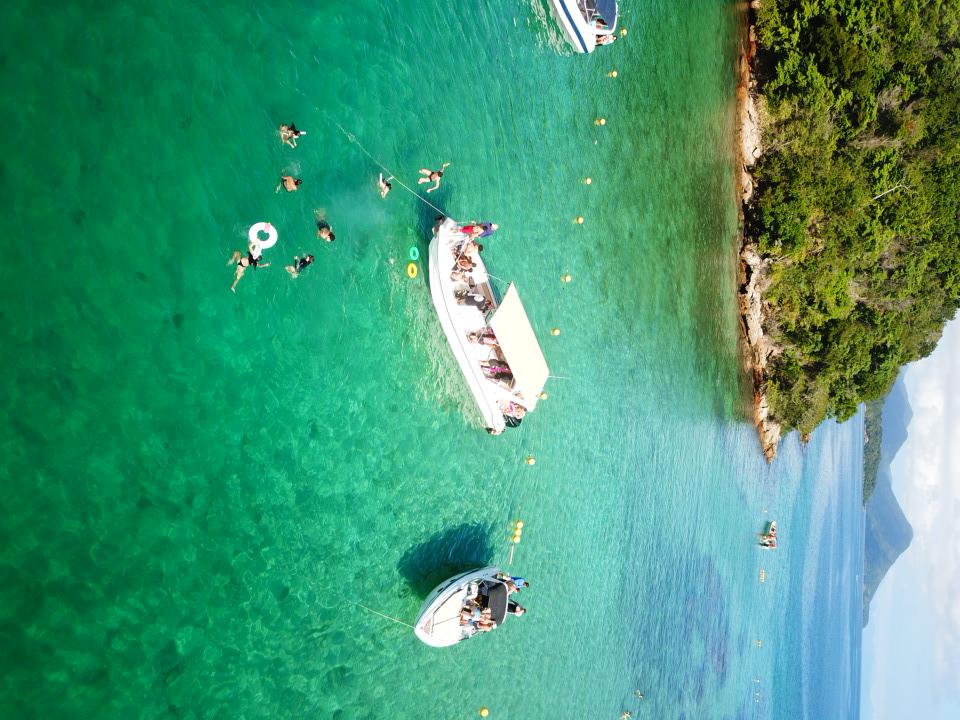 Lagoa Azul, parada do roteiro Meia-Volta